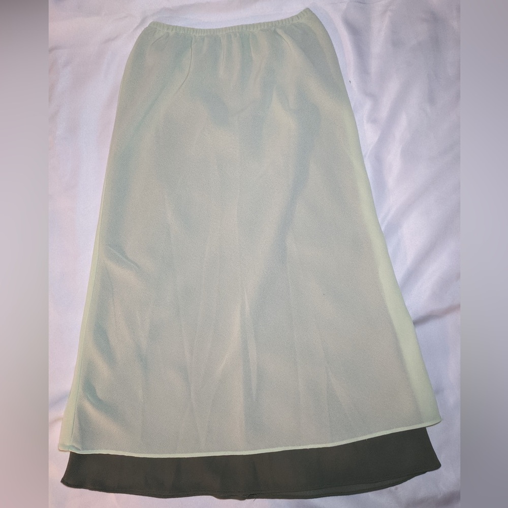 Two tone lightweight green skirt